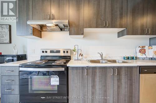 511 - 1 Falaise Road, Toronto, ON - Indoor Photo Showing Kitchen With Double Sink