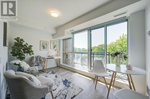 511 - 1 Falaise Road, Toronto, ON - Indoor Photo Showing Living Room