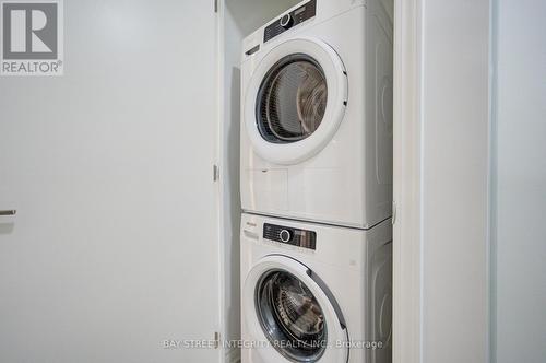 511 - 1 Falaise Road, Toronto, ON - Indoor Photo Showing Laundry Room