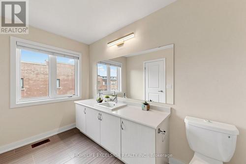 104 Dariole Drive, Richmond Hill, ON - Indoor Photo Showing Bathroom