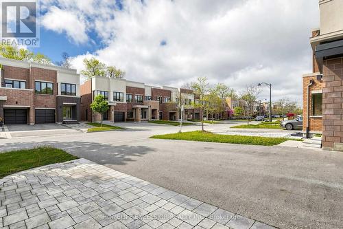 104 Dariole Drive, Richmond Hill, ON - Outdoor