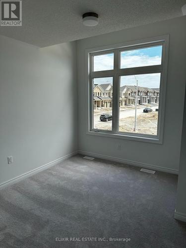 141 Fenchurch Manor, Barrie, ON - Indoor Photo Showing Other Room