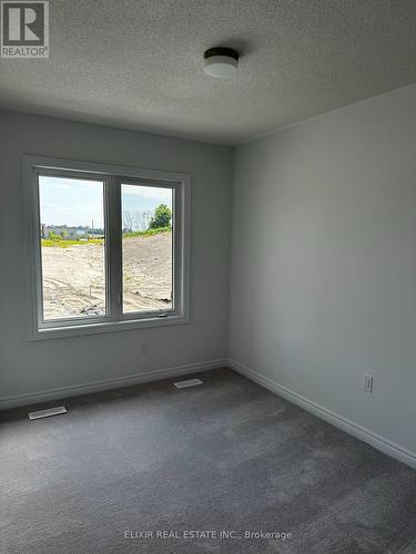 141 Fenchurch Manor, Barrie, ON - Indoor Photo Showing Other Room