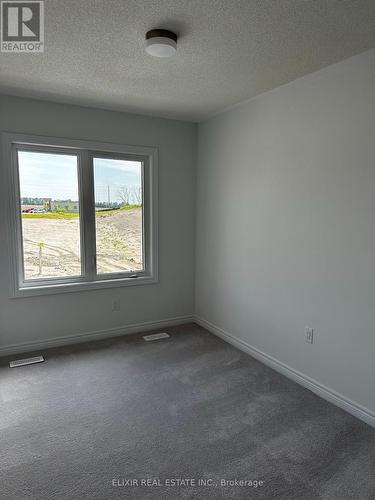 141 Fenchurch Manor, Barrie, ON - Indoor Photo Showing Other Room