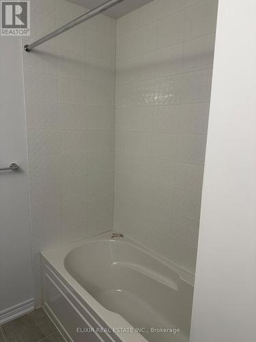 141 Fenchurch Manor, Barrie, ON - Indoor Photo Showing Bathroom