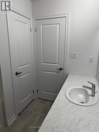 141 Fenchurch Manor, Barrie, ON - Indoor Photo Showing Other Room