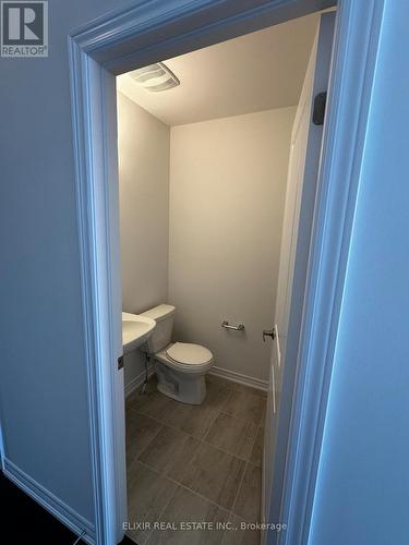 141 Fenchurch Manor, Barrie, ON - Indoor Photo Showing Bathroom