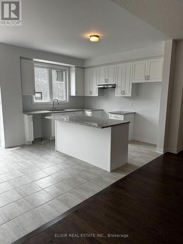 141 Fenchurch Manor, Barrie, ON - Indoor Photo Showing Kitchen