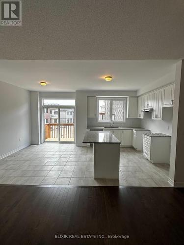141 Fenchurch Manor, Barrie, ON - Indoor Photo Showing Kitchen