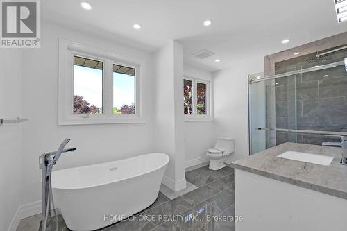 43 Golfwood Heights E, Toronto, ON - Indoor Photo Showing Bathroom