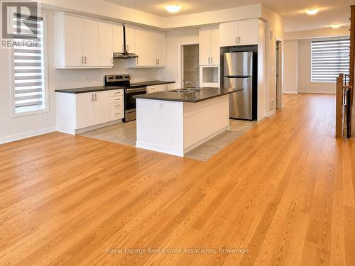 16 Bonnington Drive, Brampton, ON - Indoor Photo Showing Kitchen With Stainless Steel Kitchen