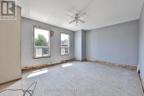 21 Chestnut Avenue, Hamilton, ON - Indoor Photo Showing Other Room