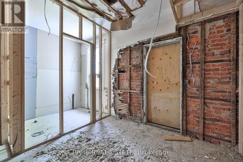 21 Chestnut Avenue, Hamilton, ON - Indoor Photo Showing Other Room