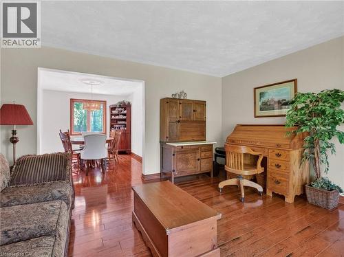 42965 Highway 3, Wainfleet, ON - Indoor Photo Showing Living Room