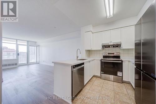 1411 - 5508 Yonge Street, Toronto, ON - Indoor Photo Showing Kitchen With Upgraded Kitchen