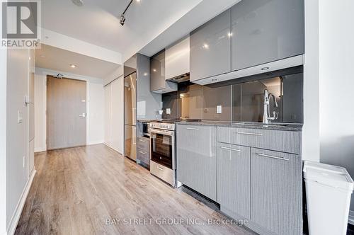 3809 - 251 Jarvis Street, Toronto, ON - Indoor Photo Showing Kitchen