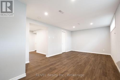 4480 Queensway Gardens, Niagara Falls (Morrison), ON - Indoor Photo Showing Other Room