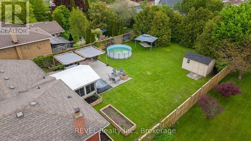 4480 Queensway Gardens, Niagara Falls (Morrison), ON - Outdoor With Above Ground Pool