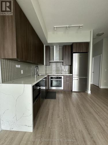 6206 - 30 Shore Breeze Drive, Toronto, ON - Indoor Photo Showing Kitchen