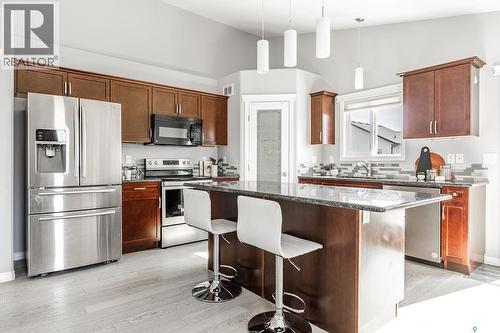327 Roy Crescent, Saskatoon, SK - Indoor Photo Showing Kitchen With Stainless Steel Kitchen