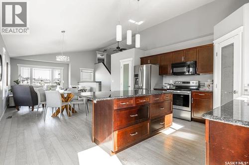 327 Roy Crescent, Saskatoon, SK - Indoor Photo Showing Other Room