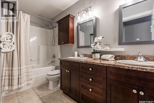 327 Roy Crescent, Saskatoon, SK - Indoor Photo Showing Bathroom