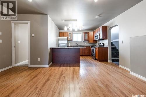 327 Roy Crescent, Saskatoon, SK - Indoor Photo Showing Kitchen