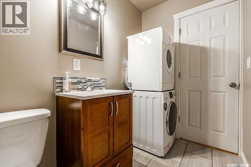 327 Roy Crescent, Saskatoon, SK - Indoor Photo Showing Laundry Room
