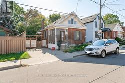 252 BEECHWOOD AVENUE Hamilton, ON L8L 2T1