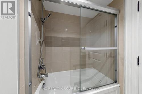 19 Michigan Drive, Toronto, ON - Indoor Photo Showing Bathroom