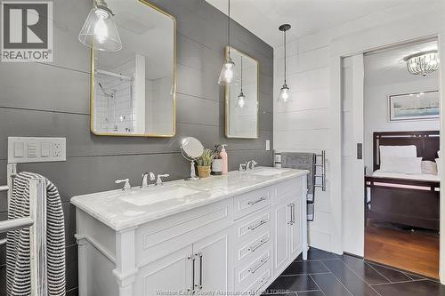 153 Adelaide Street, Essex, ON - Indoor Photo Showing Bathroom
