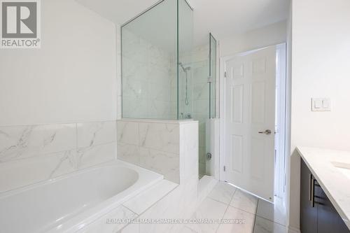 116 - 2553 Barbarolli Path, Oshawa, ON - Indoor Photo Showing Bathroom