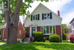 78 BALLACAINE DRIVE Toronto, ON M8Y 4B7
