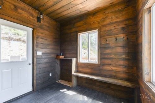 Hall d'entrée/Vestibule - 100 Rue Du Golf, Saint-Côme, QC - Indoor Photo Showing Other Room