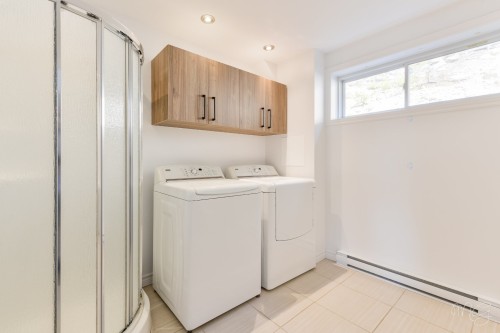 Salle de bains - 100 Rue Du Golf, Saint-Côme, QC - Indoor Photo Showing Laundry Room