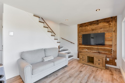 Salle familiale - 100 Rue Du Golf, Saint-Côme, QC - Indoor Photo Showing Living Room