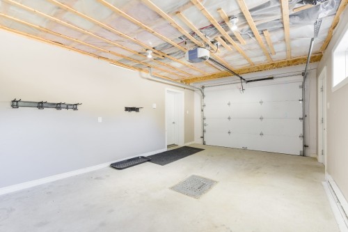 Garage - 100 Rue Du Golf, Saint-Côme, QC - Indoor Photo Showing Garage