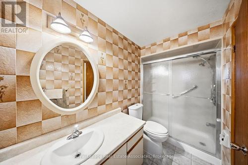 4084 Longo Circle, Mississauga, ON - Indoor Photo Showing Bathroom