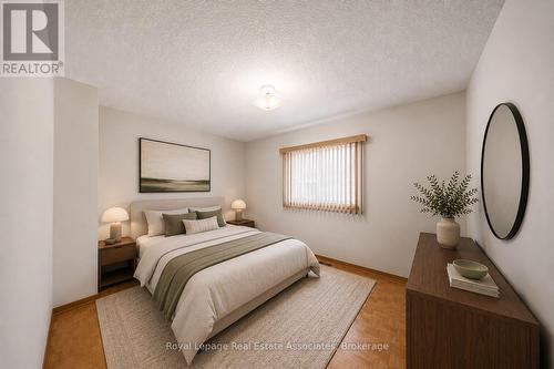 4084 Longo Circle, Mississauga, ON - Indoor Photo Showing Bedroom