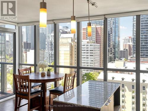 1406 - 110 Charles Street E, Toronto, ON - Indoor Photo Showing Dining Room