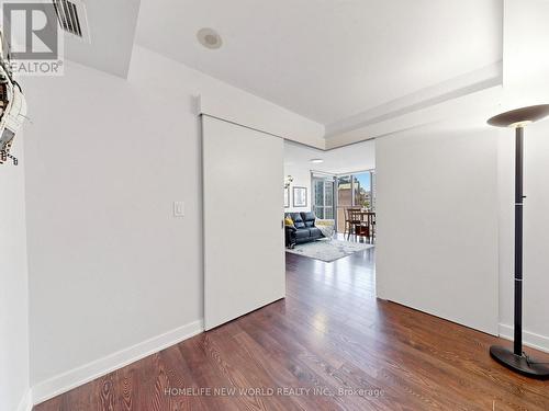 1406 - 110 Charles Street E, Toronto, ON - Indoor Photo Showing Other Room