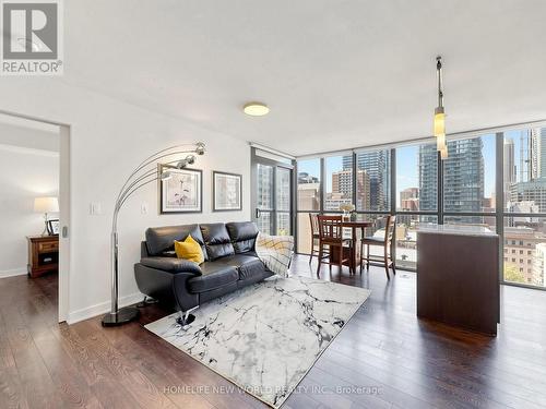 1406 - 110 Charles Street E, Toronto, ON - Indoor Photo Showing Living Room