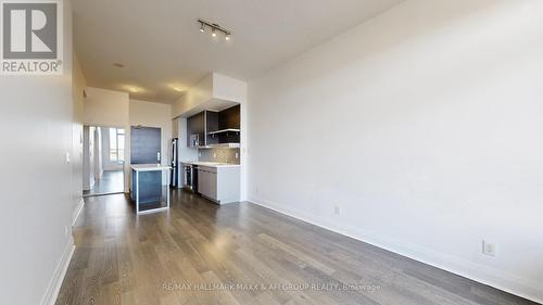 617 - 399 Spring Garden Avenue, Toronto, ON - Indoor Photo Showing Kitchen