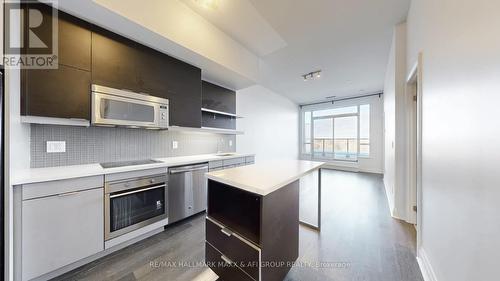 617 - 399 Spring Garden Avenue, Toronto, ON - Indoor Photo Showing Kitchen