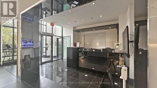 617 - 399 Spring Garden Avenue, Toronto, ON - Indoor Photo Showing Other Room