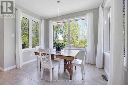 90 Stonewater Bay, Carleton Place, ON - Indoor Photo Showing Dining Room