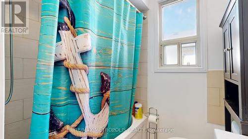 291 Kennedy Road E, Toronto, ON - Indoor Photo Showing Bathroom