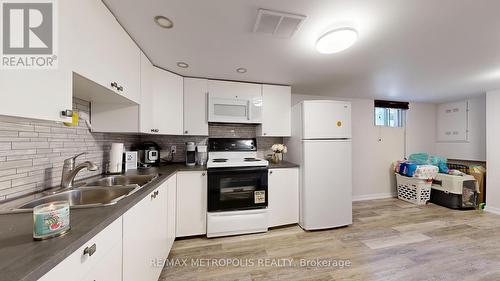 291 Kennedy Road E, Toronto, ON - Indoor Photo Showing Kitchen With Double Sink