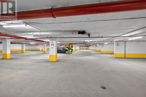 101 - 700 Dynes Road, Burlington, ON - Indoor Photo Showing Garage
