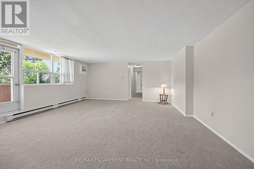 101 - 700 Dynes Road, Burlington, ON - Indoor Photo Showing Other Room